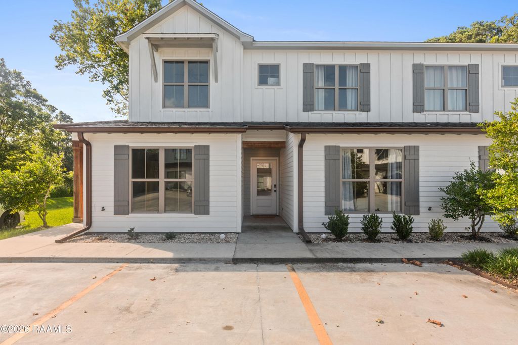 112 Oak Plains Alley, Lafayette, LA 70508