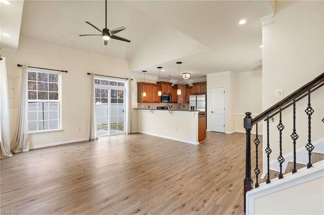 813 Tiffany Green CT, Chesapeake, VA 23320