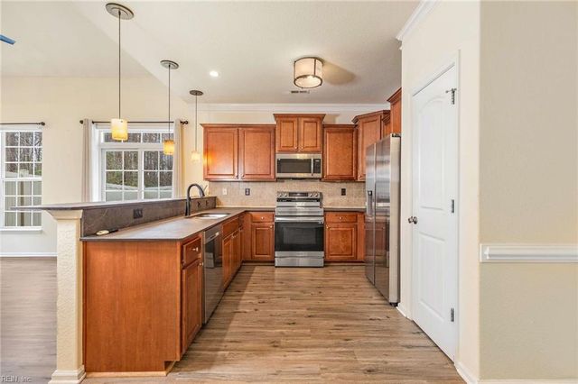 813 Tiffany Green CT, Chesapeake, VA 23320