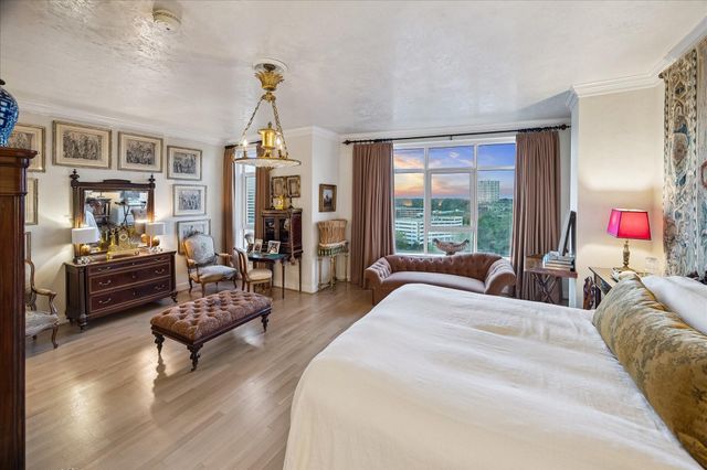 1000 Uptown Park Boulevard 101, Houston, TX 77056