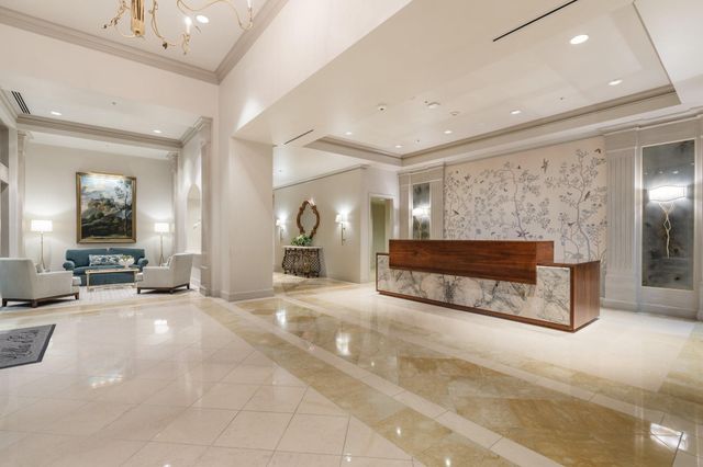 1000 Uptown Park Boulevard 101, Houston, TX 77056