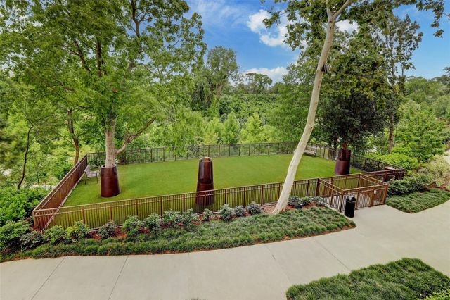 1000 Uptown Park Boulevard 101, Houston, TX 77056