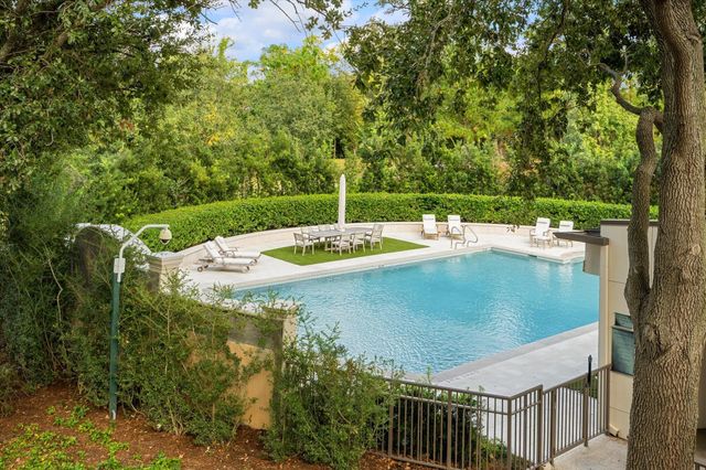 1000 Uptown Park Boulevard 101, Houston, TX 77056