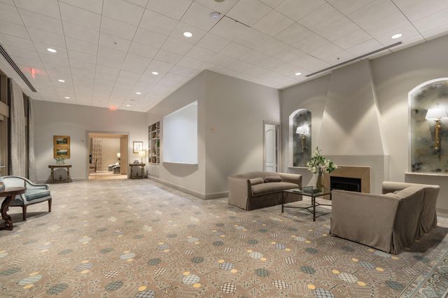 1000 Uptown Park Boulevard 101, Houston, TX 77056