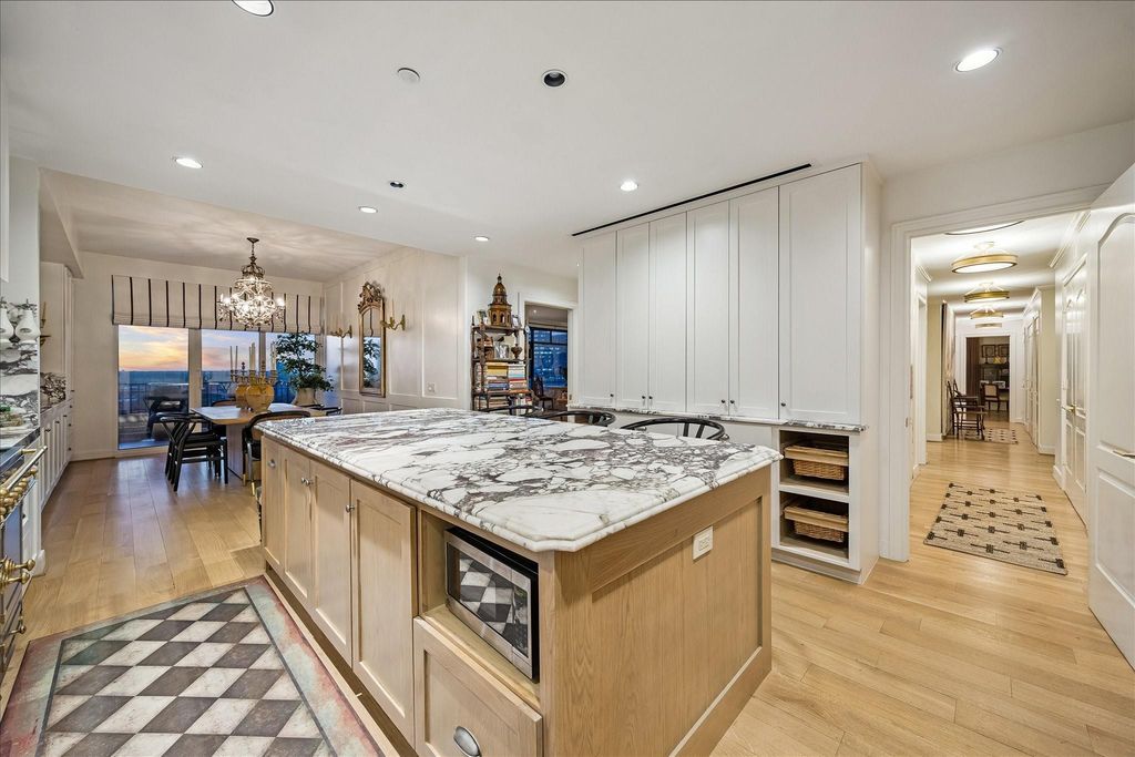 1000 Uptown Park Boulevard 101, Houston, TX 77056