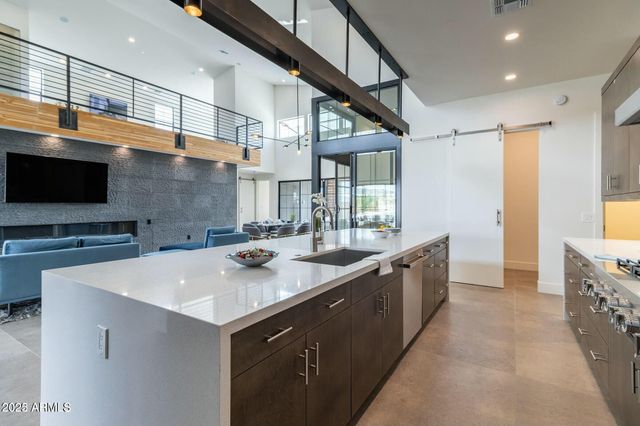 8510 S 9TH Drive 20, Phoenix, AZ 85041