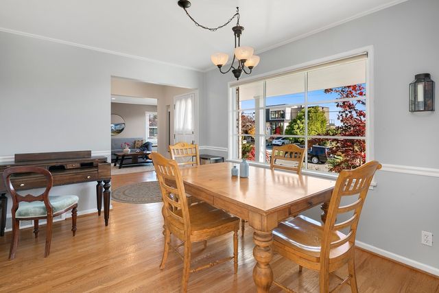 3027 38th Avenue W, Seattle, WA 98199