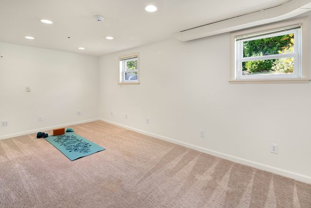 3027 38th Avenue W, Seattle, WA 98199