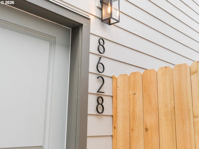 8628 Sw 21st Ave 2, Portland, OR 97213