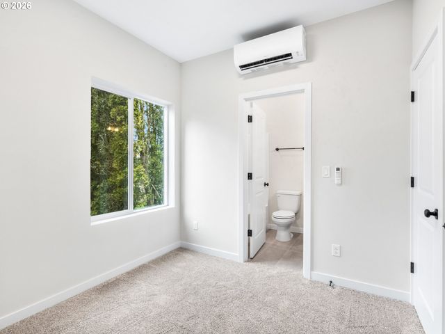 8628 Sw 21st Ave 2, Portland, OR 97213