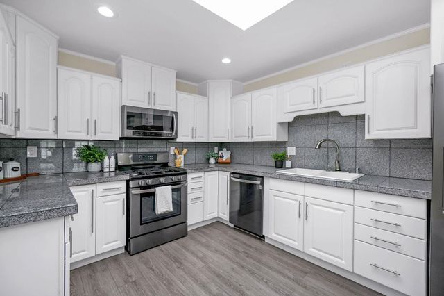 1144 El Dorado Dr, Livermore, CA 94550