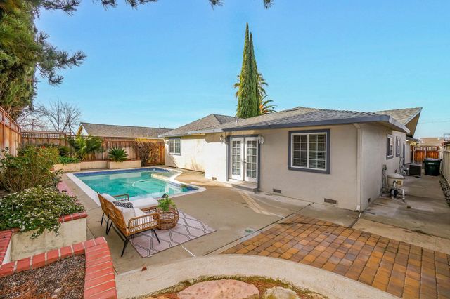 1144 El Dorado Dr, Livermore, CA 94550