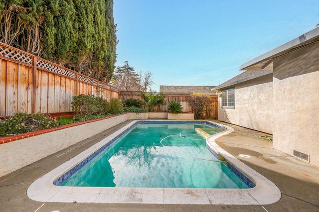 1144 El Dorado Dr, Livermore, CA 94550