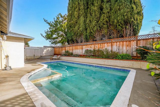 1144 El Dorado Dr, Livermore, CA 94550