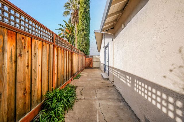 1144 El Dorado Dr, Livermore, CA 94550