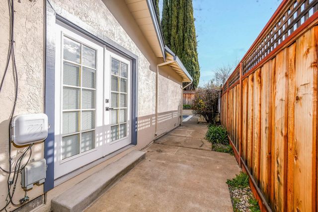 1144 El Dorado Dr, Livermore, CA 94550