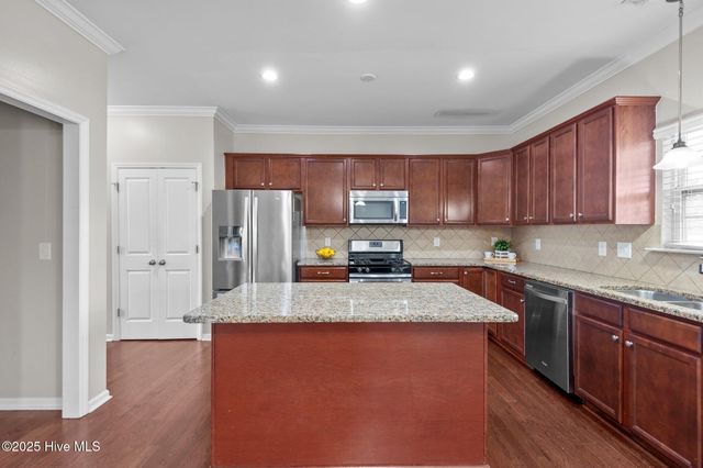 621 Cheltenham Drive, Greenville, NC 27834