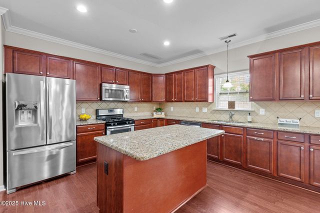 621 Cheltenham Drive, Greenville, NC 27834