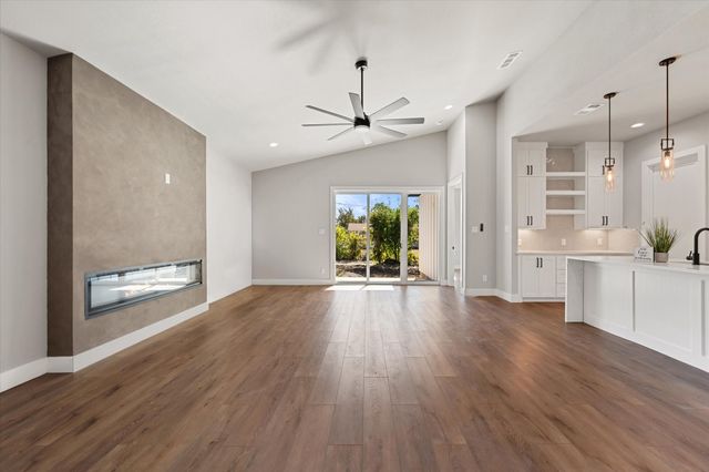 2770 Moffatt Avenue, Dallas, TX 75216