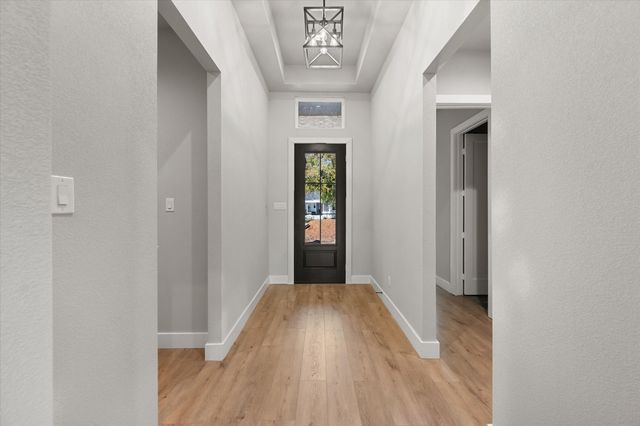 2770 Moffatt Avenue, Dallas, TX 75216