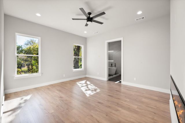 2770 Moffatt Avenue, Dallas, TX 75216