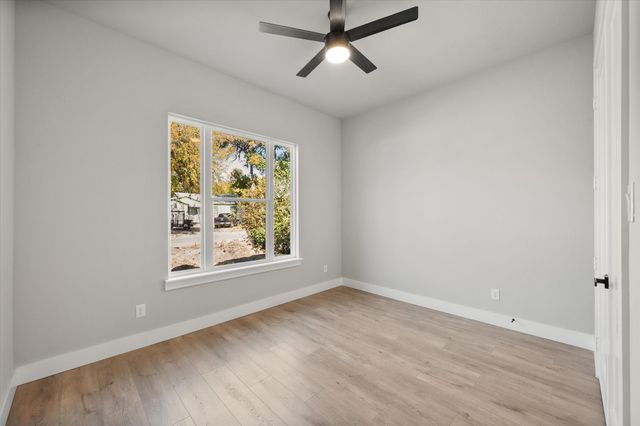 2770 Moffatt Avenue, Dallas, TX 75216