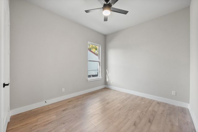 2770 Moffatt Avenue, Dallas, TX 75216