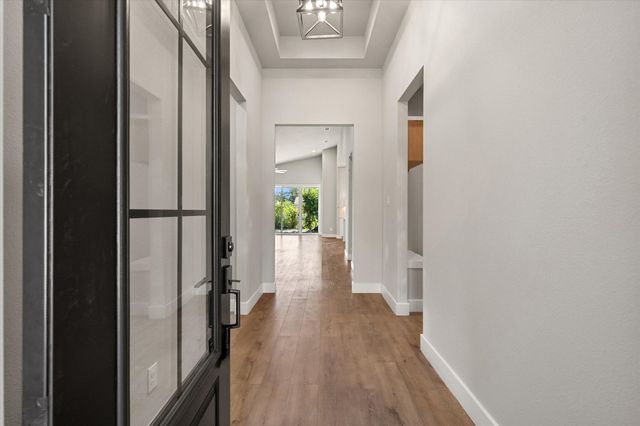 2770 Moffatt Avenue, Dallas, TX 75216