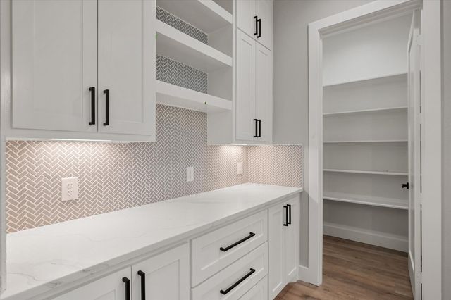 2770 Moffatt Avenue, Dallas, TX 75216