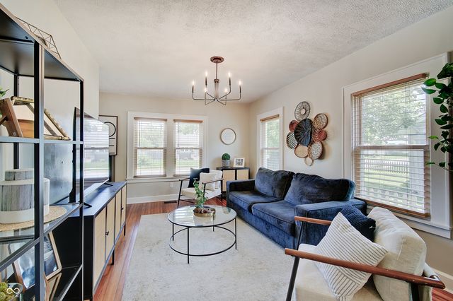 238 N 17th Avenue, Beech Grove, IN 46107
