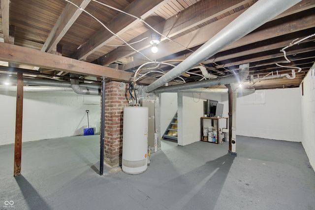 238 N 17th Avenue, Beech Grove, IN 46107