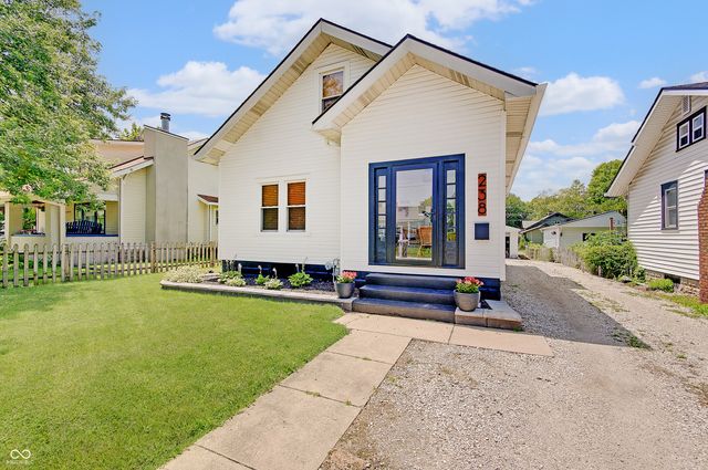 238 N 17th Avenue, Beech Grove, IN 46107