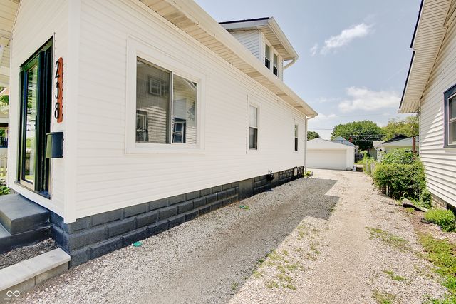 238 N 17th Avenue, Beech Grove, IN 46107