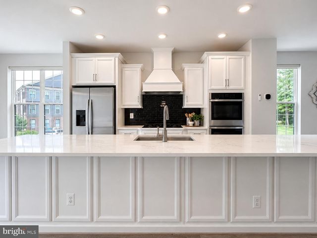 4432 FAIR LAKES CT, Fairfax, VA 22033