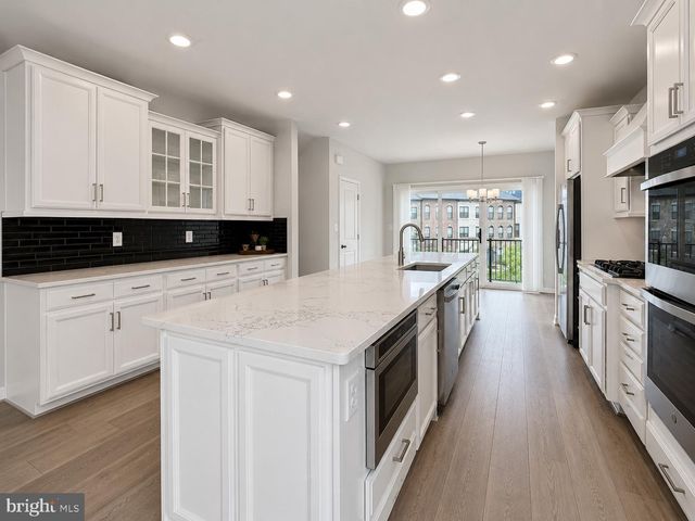 4432 FAIR LAKES CT, Fairfax, VA 22033