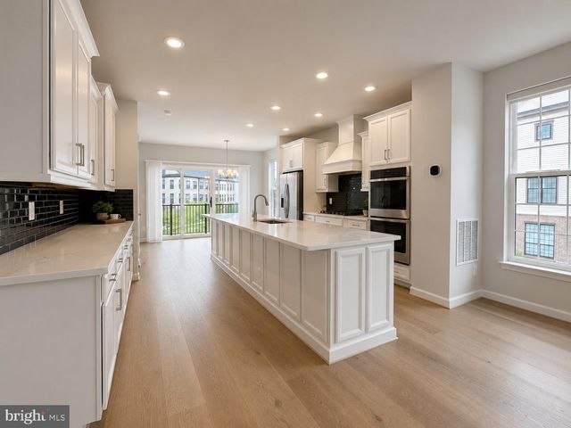 4432 FAIR LAKES CT, Fairfax, VA 22033