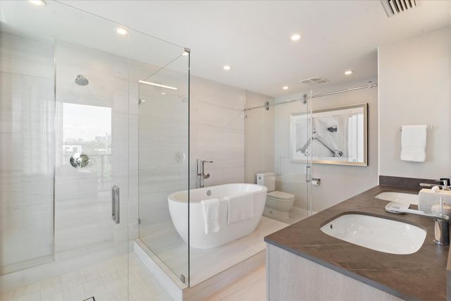 124 HENDRICKS Isle PH401, Fort Lauderdale, FL 33301