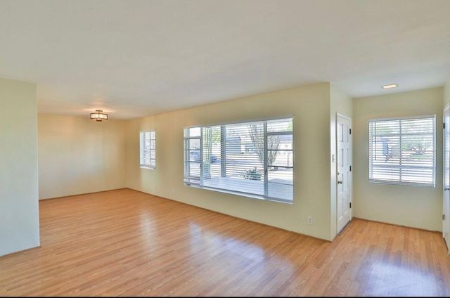 2421 W ANDERSON Avenue, Phoenix, AZ 85023