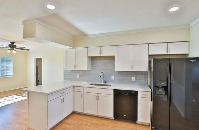 2421 W ANDERSON Avenue, Phoenix, AZ 85023
