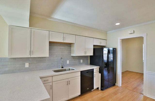 2421 W ANDERSON Avenue, Phoenix, AZ 85023