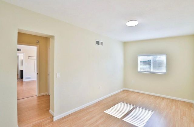 2421 W ANDERSON Avenue, Phoenix, AZ 85023