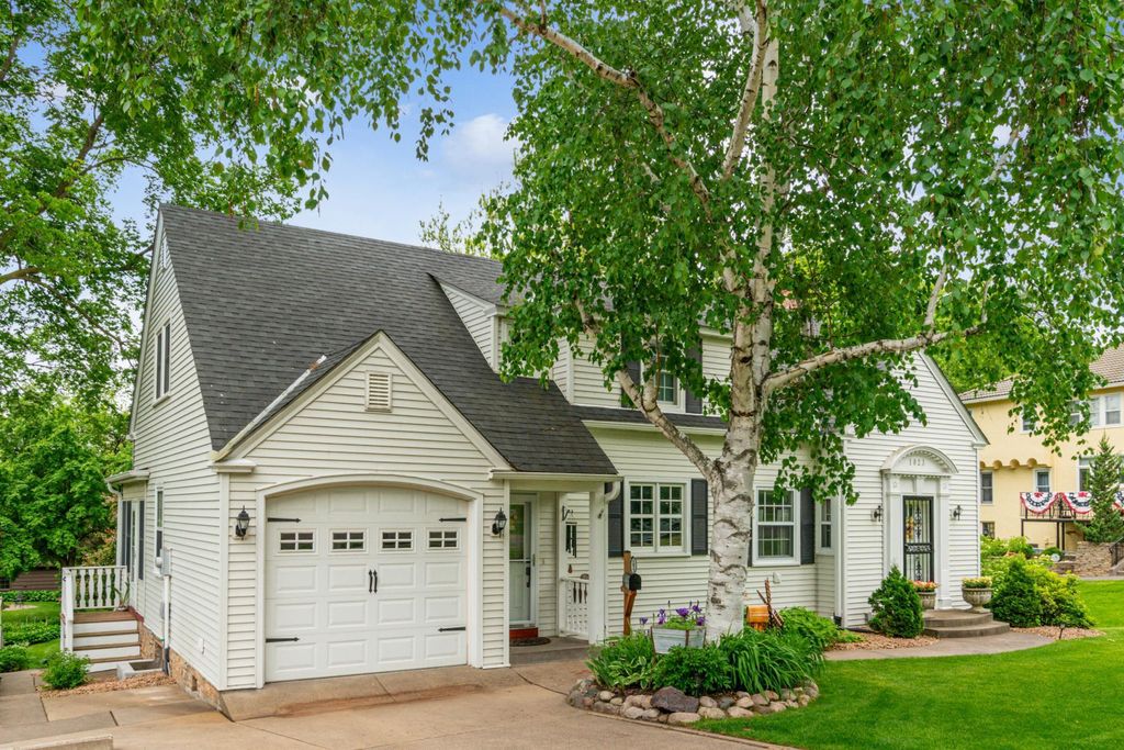 1023 Manor Place NW, Elk River, MN 55330