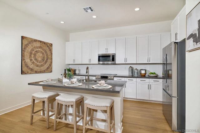 793 Michael Ct, Vista, CA 92081