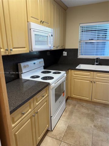 1425 Arthur Street 315B, Hollywood, FL 33020