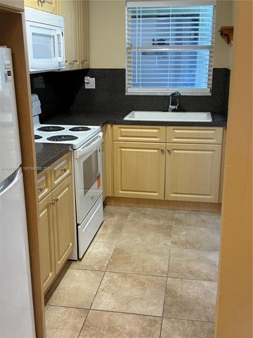 1425 Arthur Street 315B, Hollywood, FL 33020