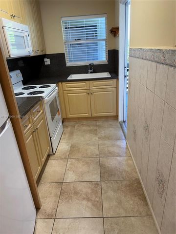 1425 Arthur Street 315B, Hollywood, FL 33020