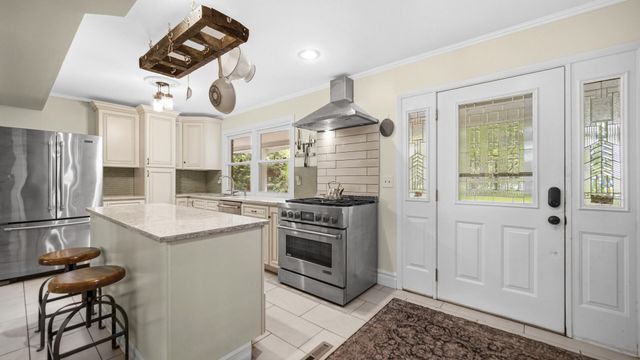 916 N County Line Road, Westville, IN 46391