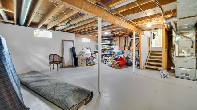 916 N County Line Road, Westville, IN 46391