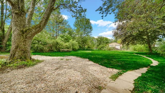 916 N County Line Road, Westville, IN 46391