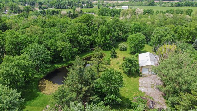 916 N County Line Road, Westville, IN 46391